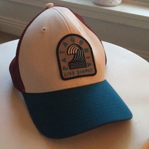 NWOT Patagonia mesh back trucker hat!